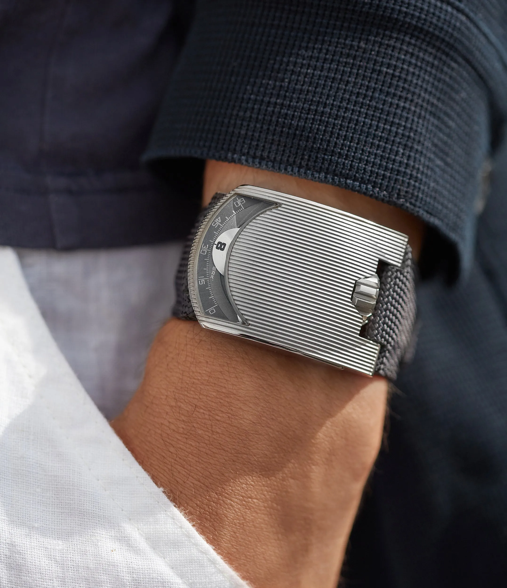 103.01 EW | Wandering Hours | White Gold