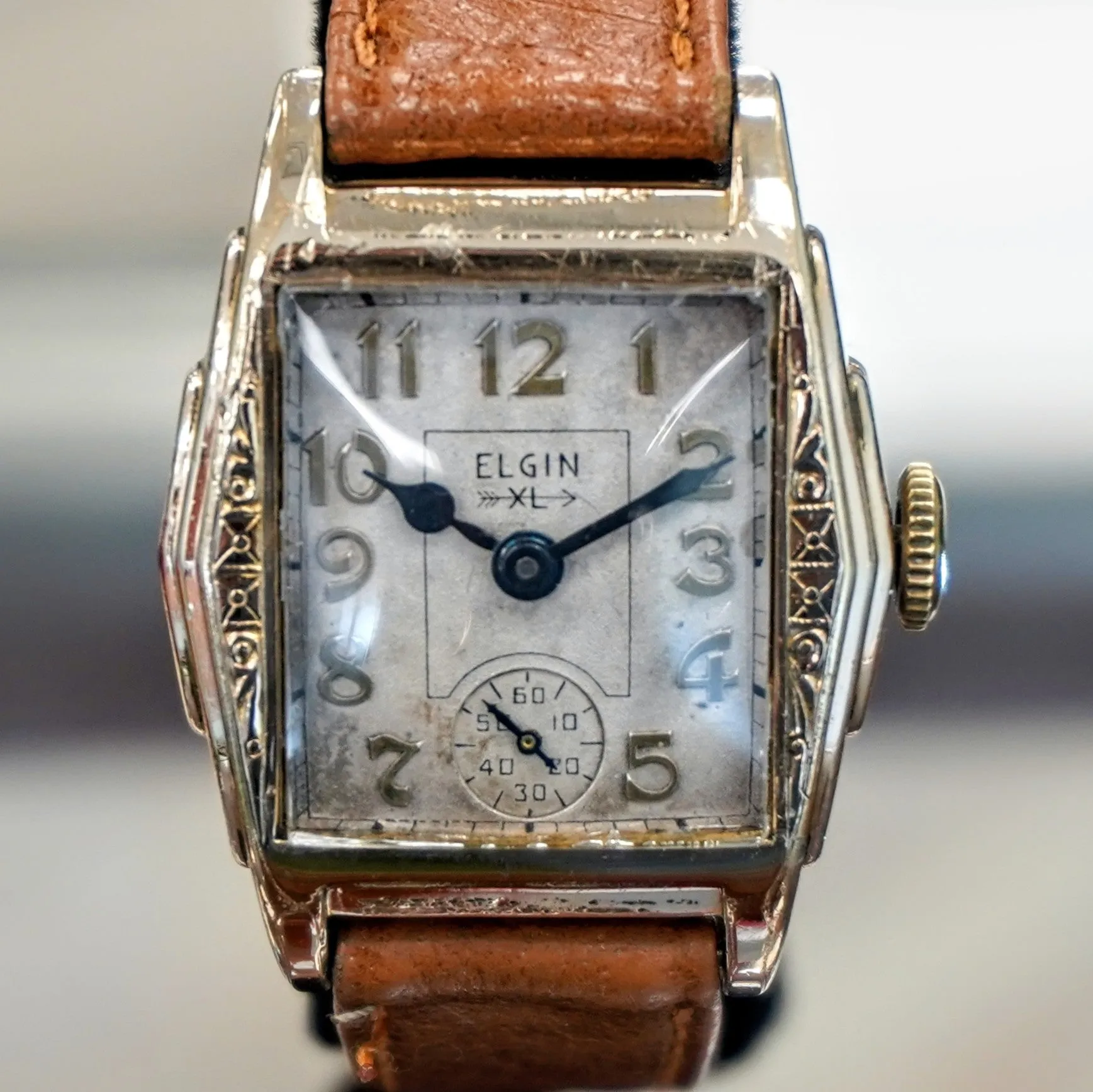 1933 ELGIN Art Deco Engraved Case Wristwatch 17 Jewels Grade 487 Vintage U.S.A Watch