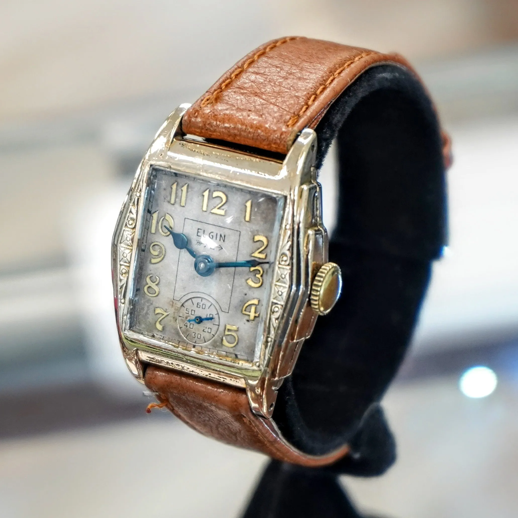 1933 ELGIN Art Deco Engraved Case Wristwatch 17 Jewels Grade 487 Vintage U.S.A Watch