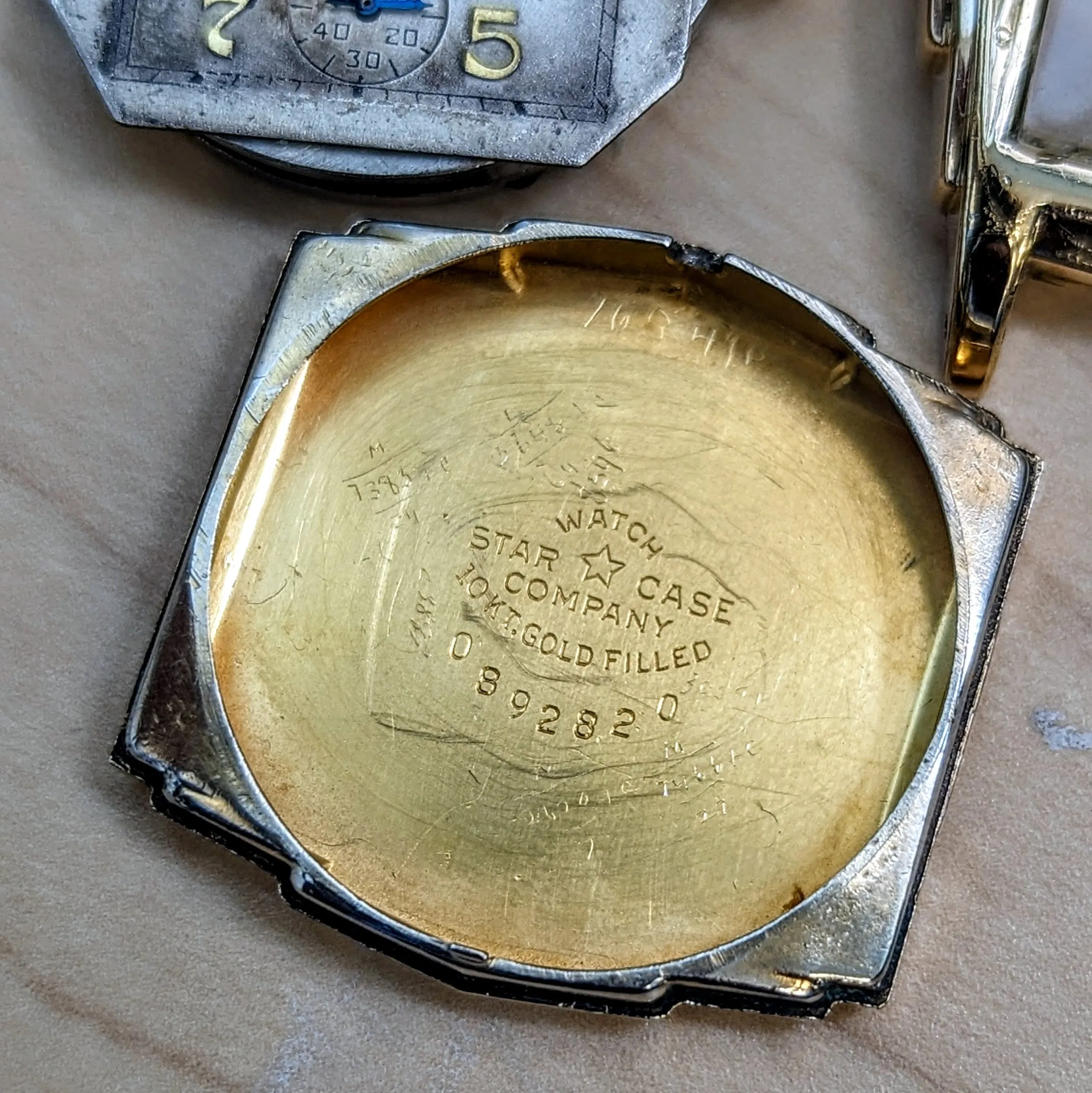 1933 ELGIN Art Deco Engraved Case Wristwatch 17 Jewels Grade 487 Vintage U.S.A Watch