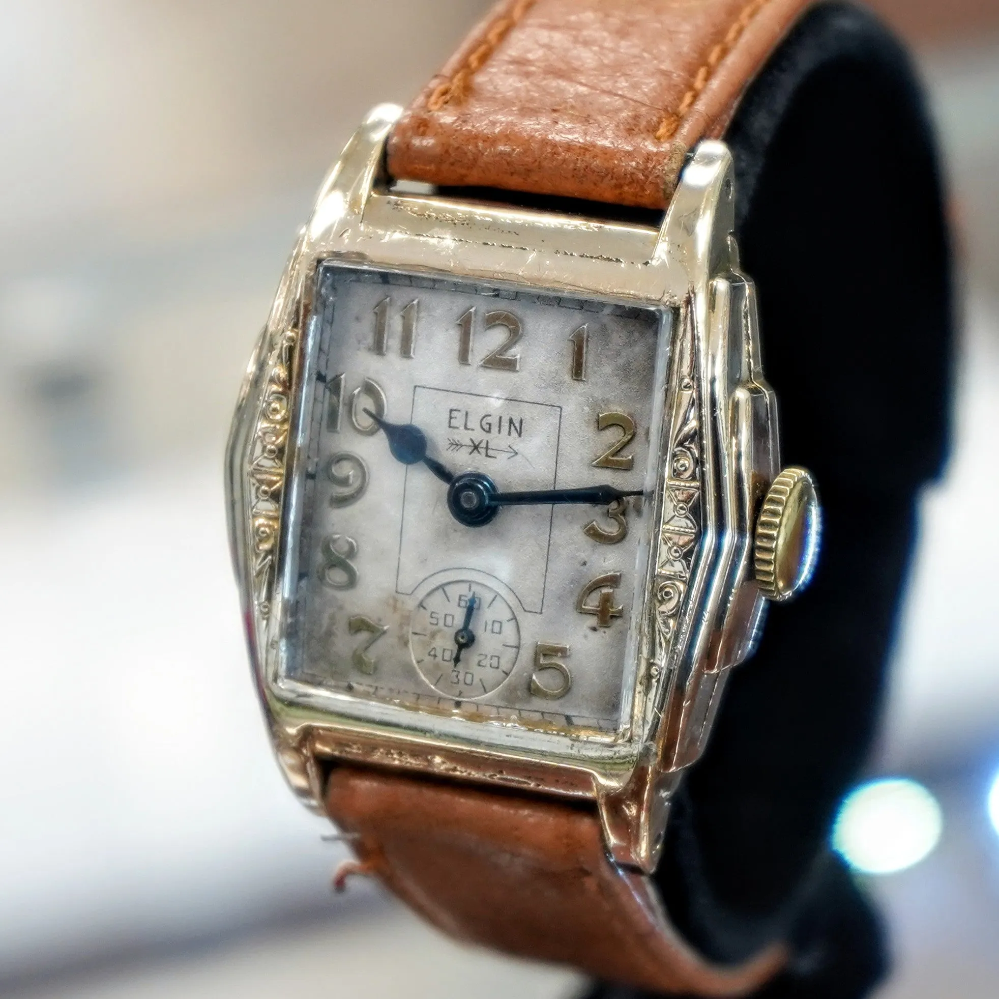 1933 ELGIN Art Deco Engraved Case Wristwatch 17 Jewels Grade 487 Vintage U.S.A Watch