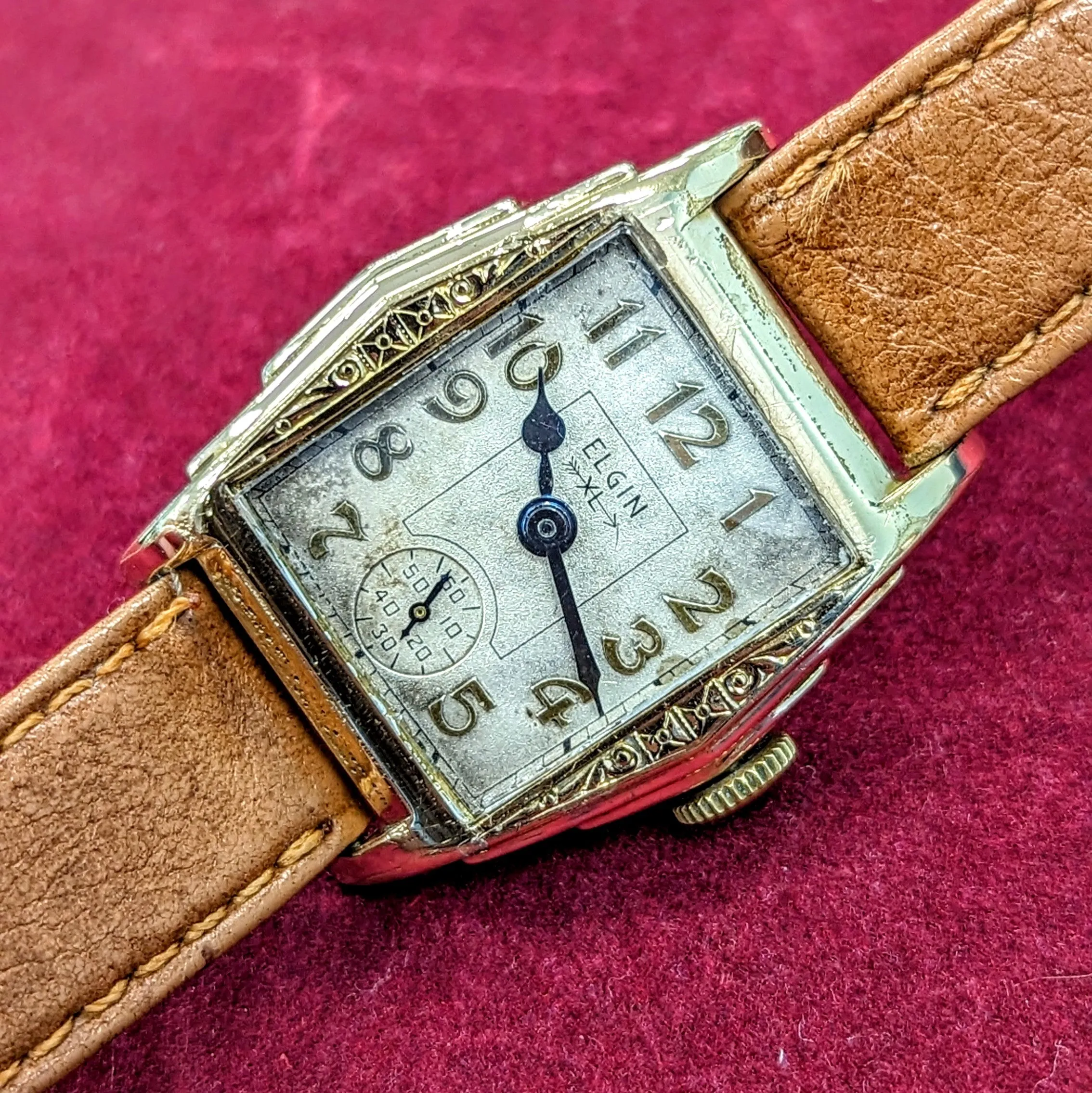1933 ELGIN Art Deco Engraved Case Wristwatch 17 Jewels Grade 487 Vintage U.S.A Watch