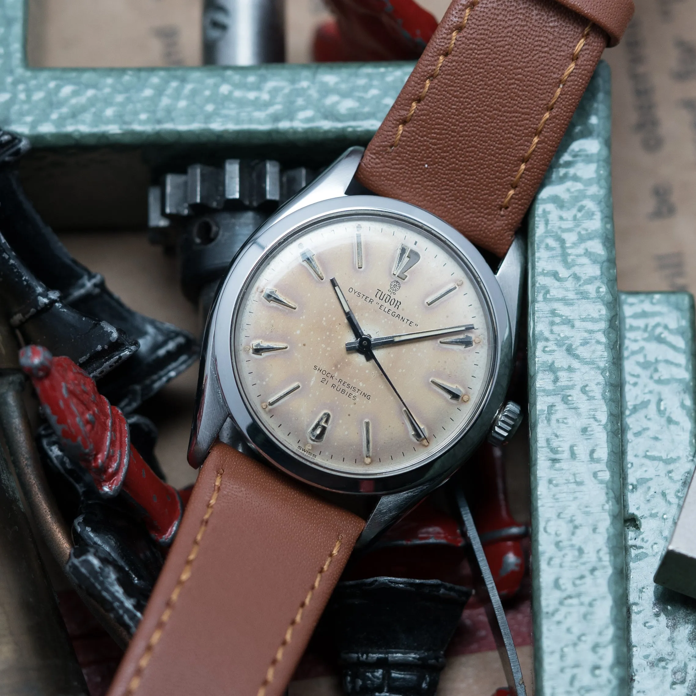 1957 Tudor Oyster 'Elegante' Wristwatch Model 7960 with rare patina Dial in Stainless Steel   Box