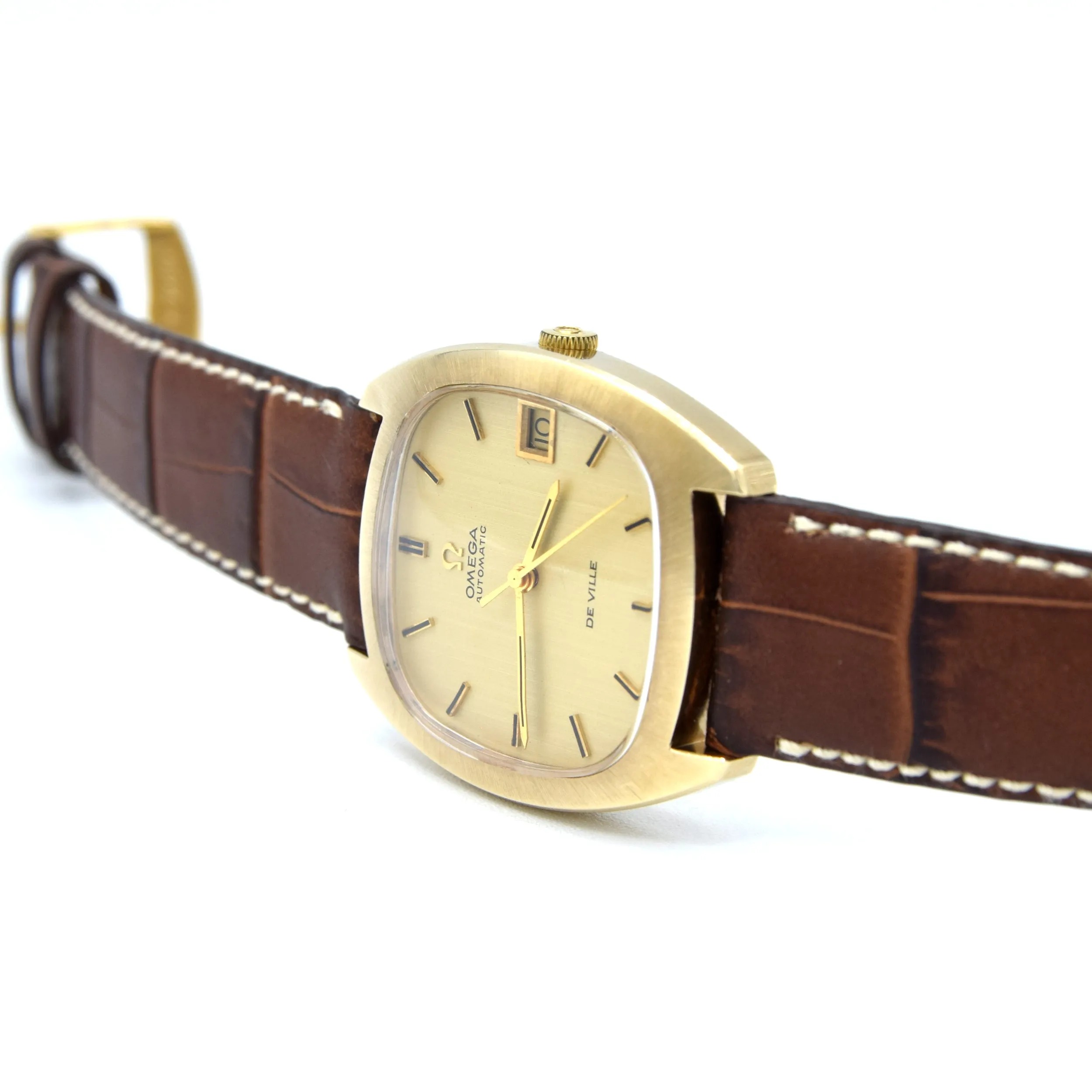 1969 Rare Omega Tonneau De Ville automatic Dress Watch in Solid 9ct Gold English Case Model 1625045