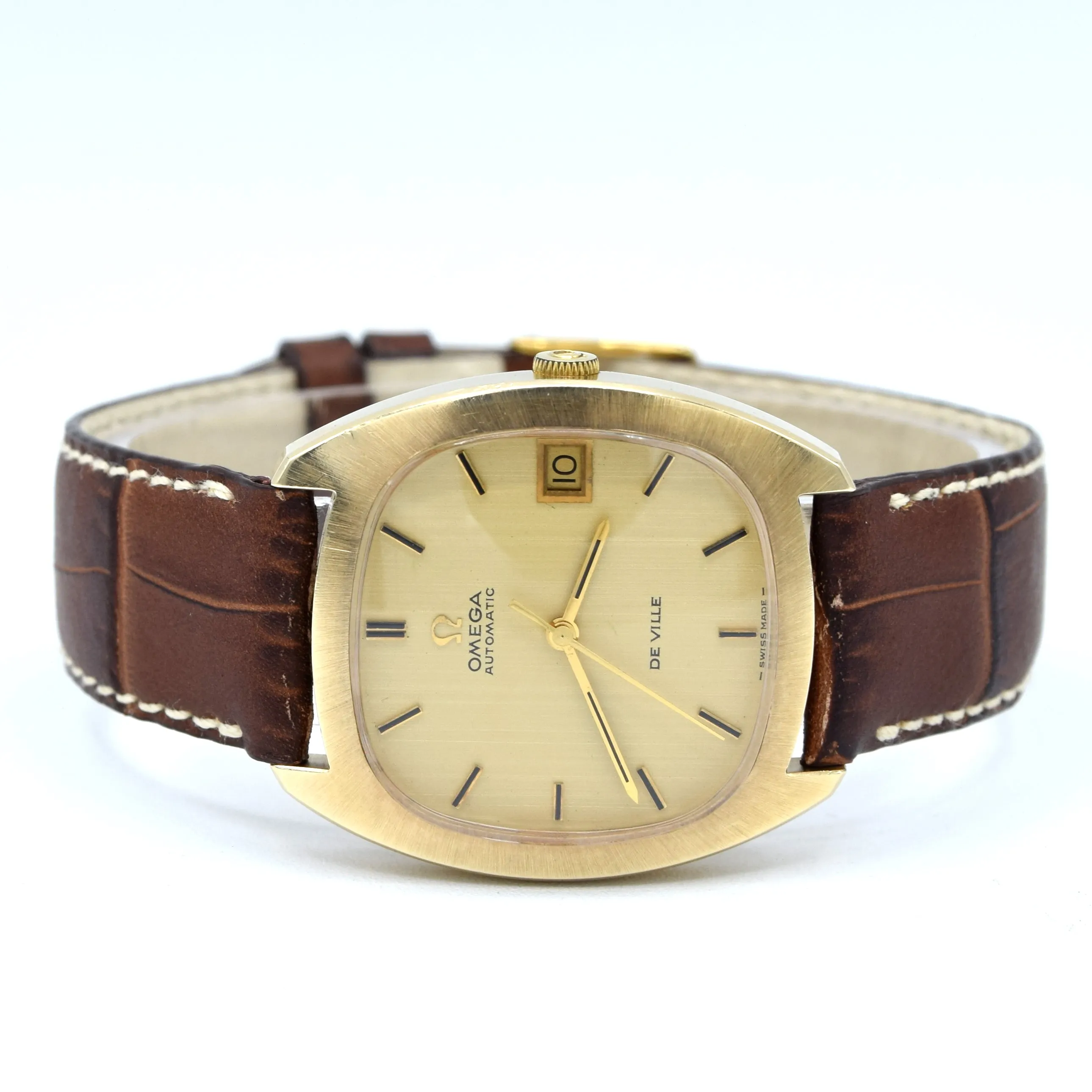 1969 Rare Omega Tonneau De Ville automatic Dress Watch in Solid 9ct Gold English Case Model 1625045