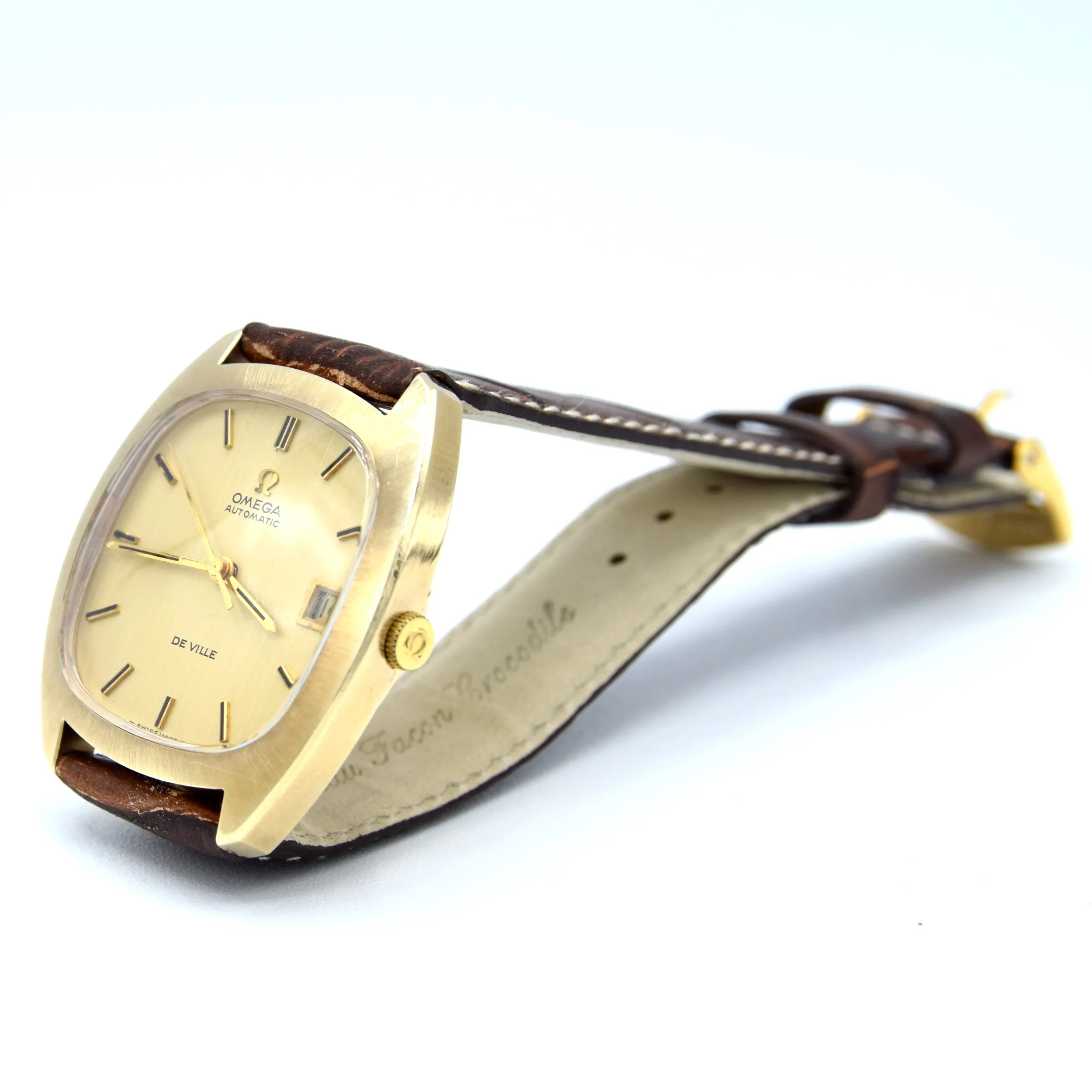 1969 Rare Omega Tonneau De Ville automatic Dress Watch in Solid 9ct Gold English Case Model 1625045