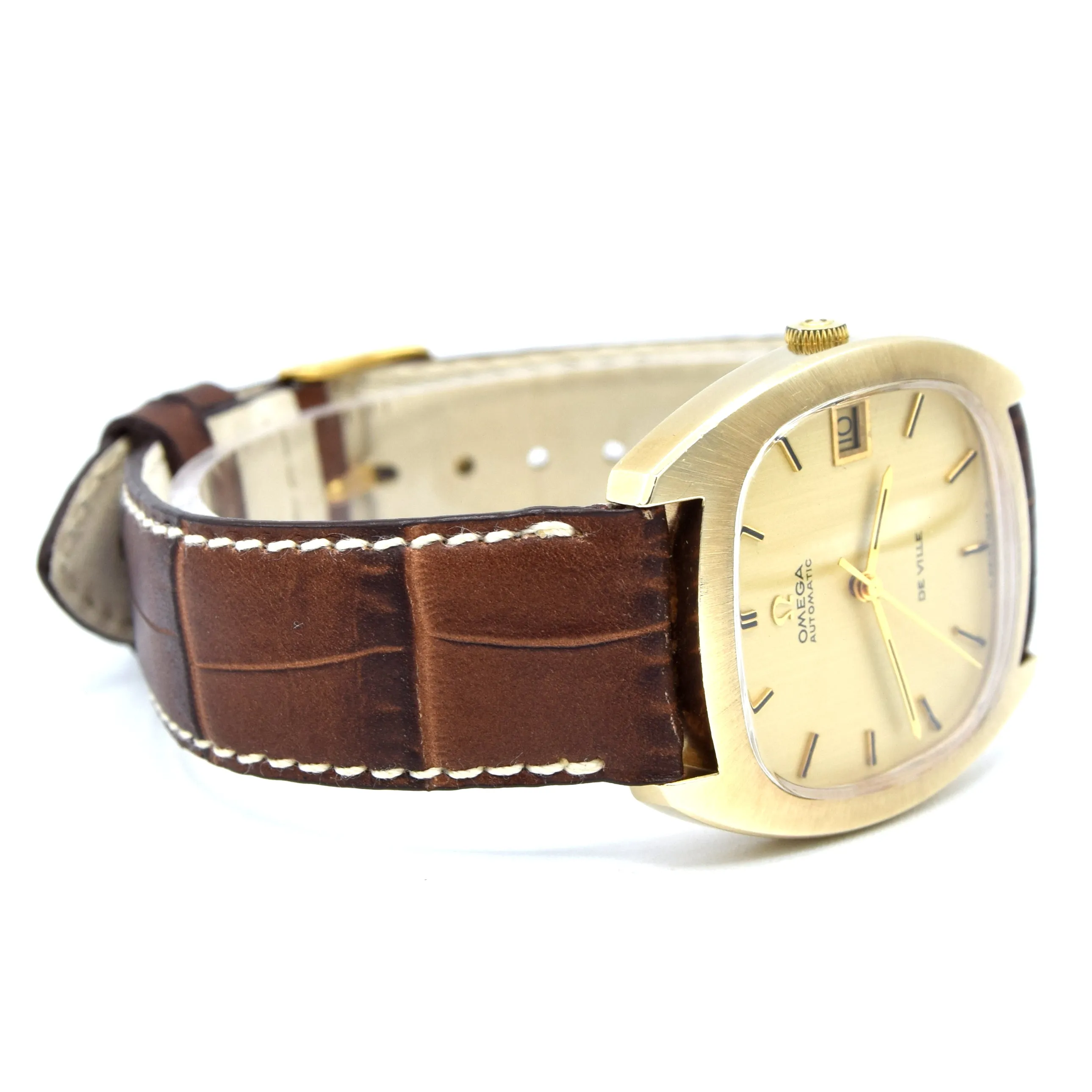 1969 Rare Omega Tonneau De Ville automatic Dress Watch in Solid 9ct Gold English Case Model 1625045