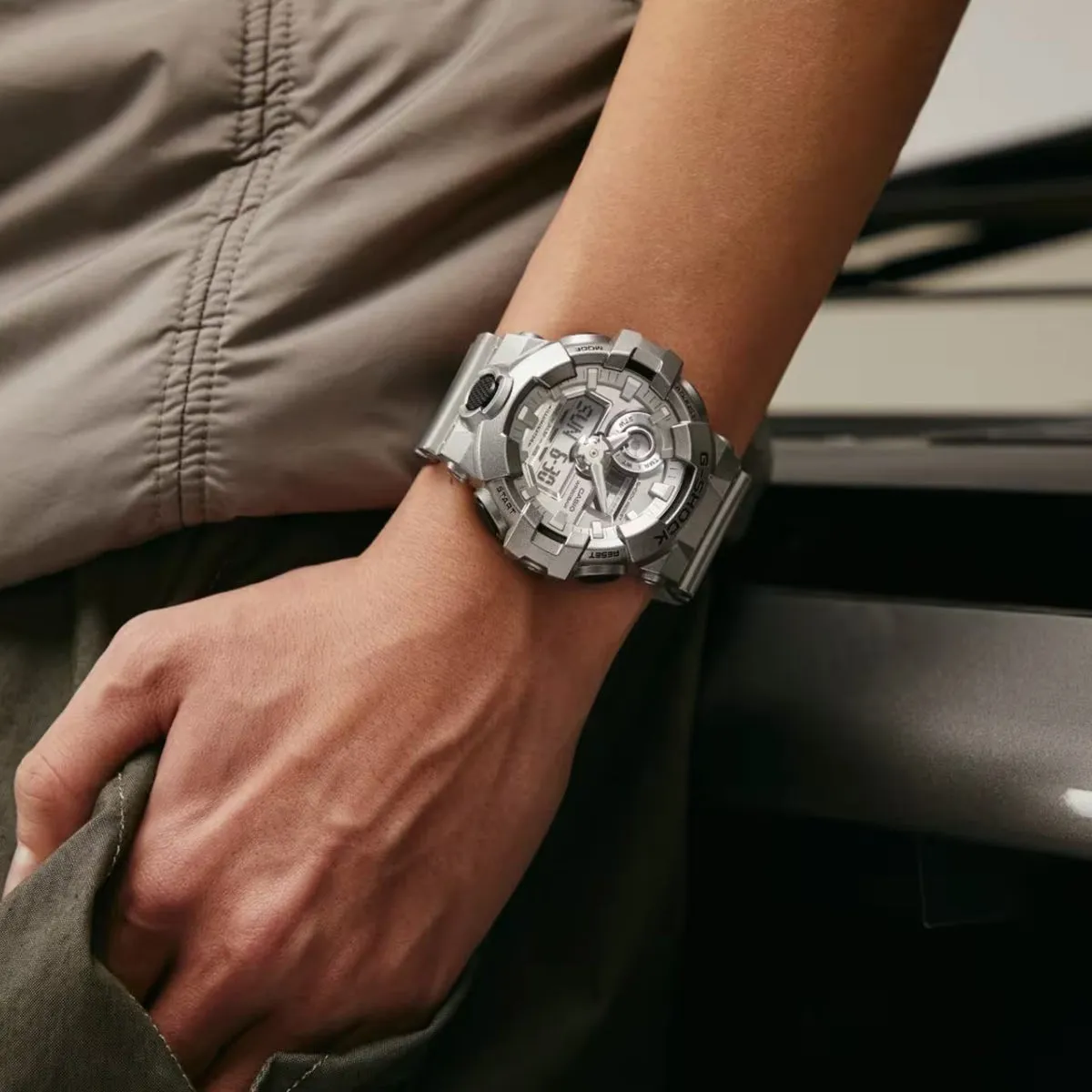 Casio - G-Shock - GA-700FF-8ADR