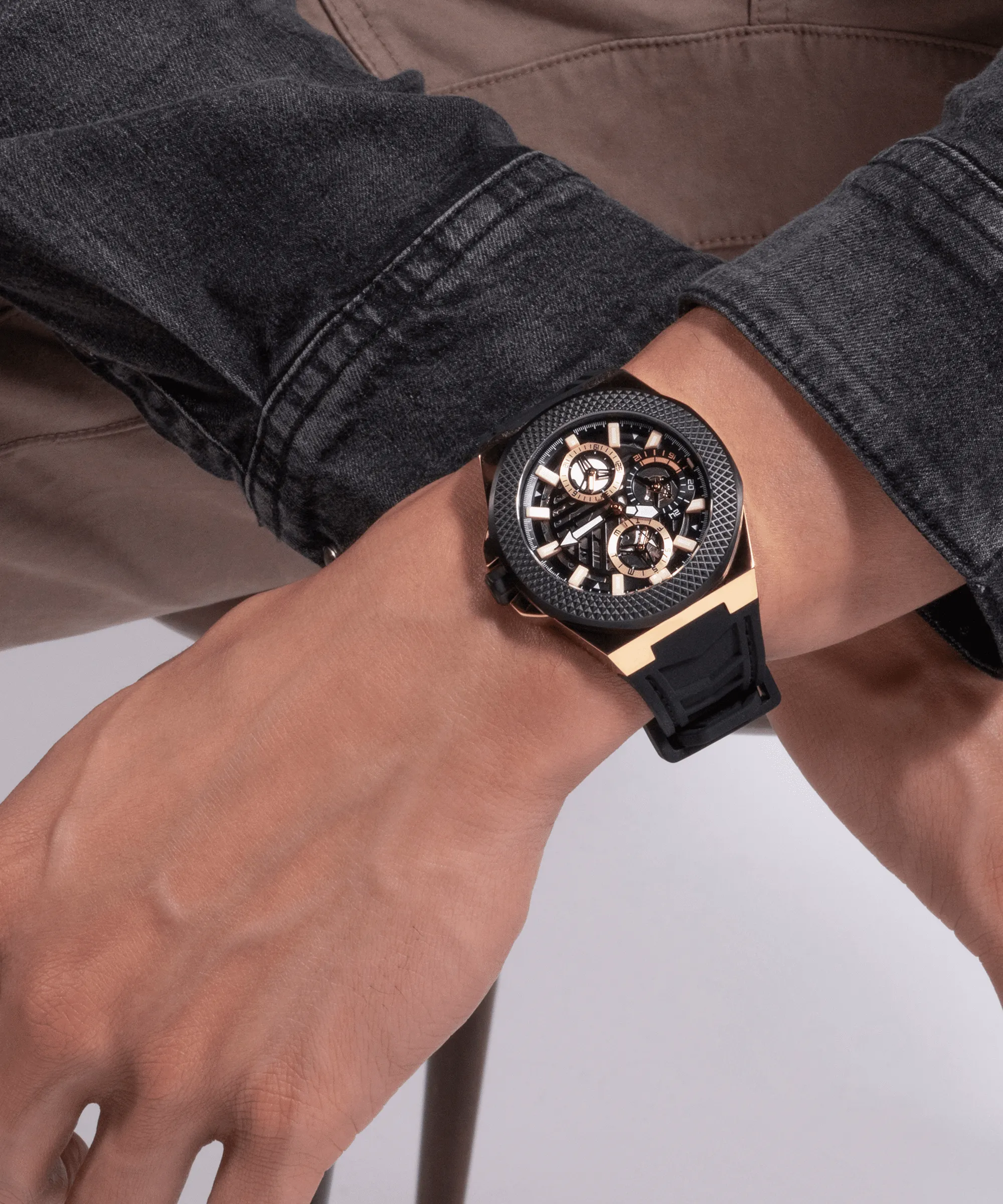 Guess Front-Runner Black and Gold Men's Watch GW0577G2