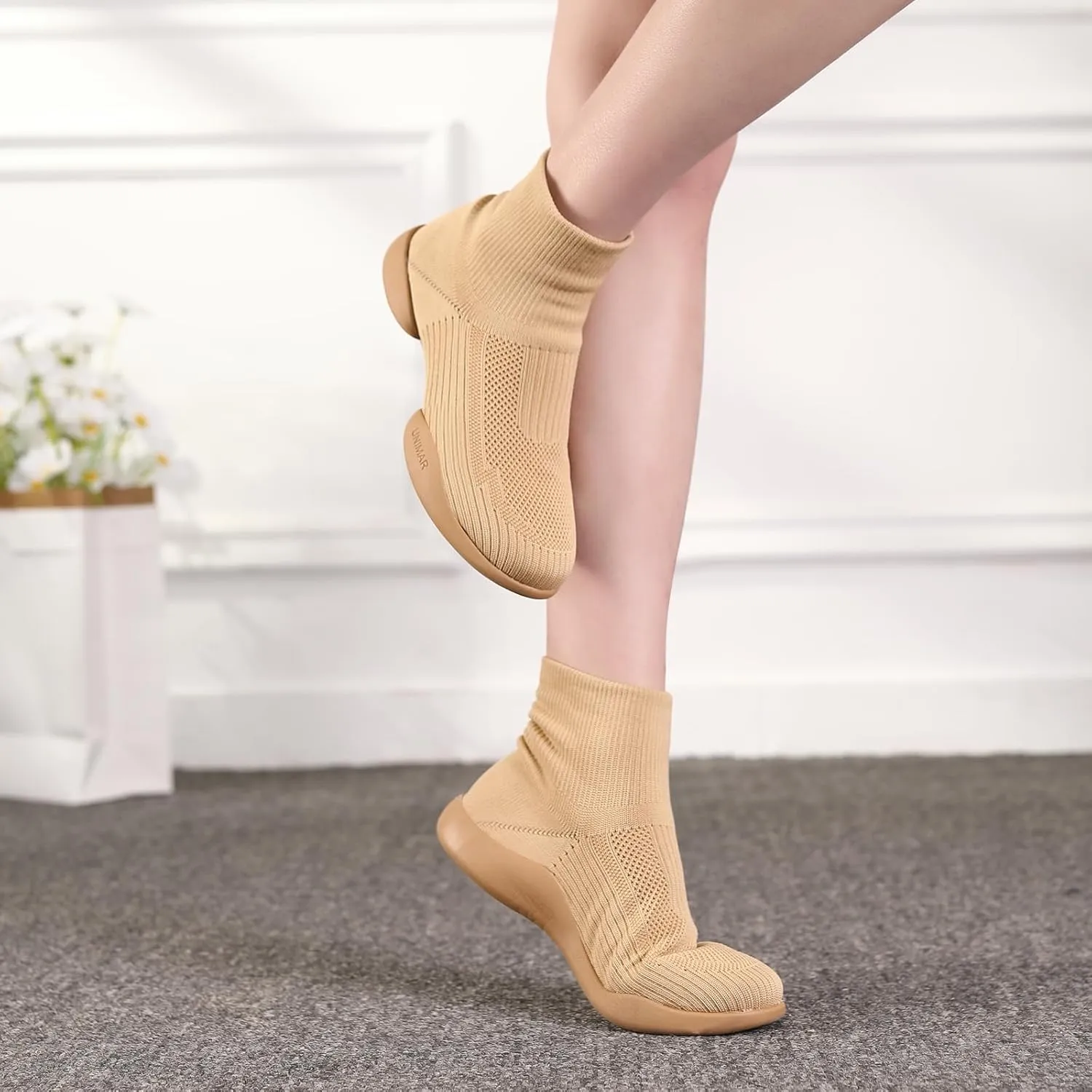HIPPOSEUS Women's Professional Modern Dance Shoes Soft Knitted Jazz Dance Sneakers