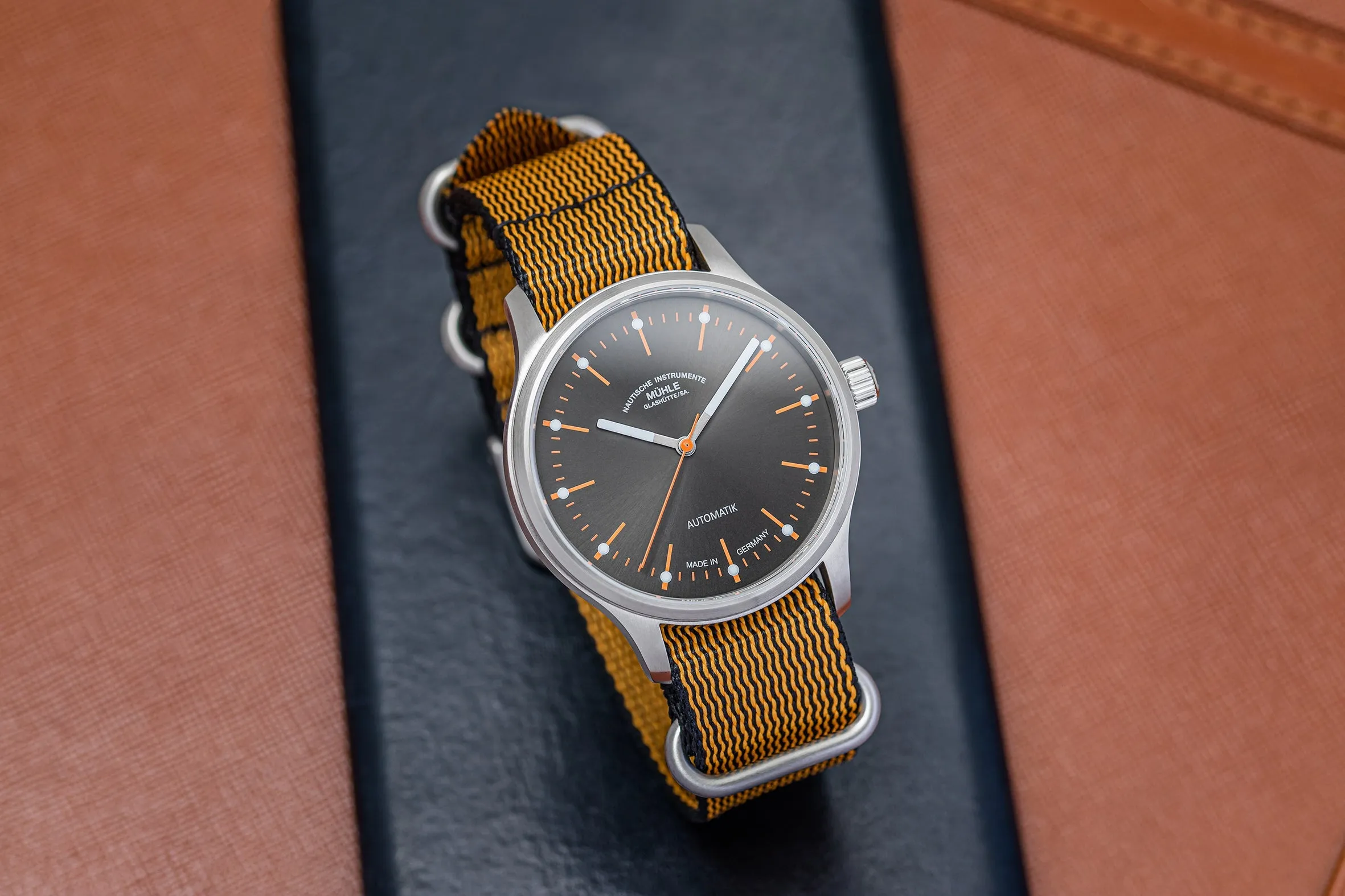 MG Watch Panova Grey