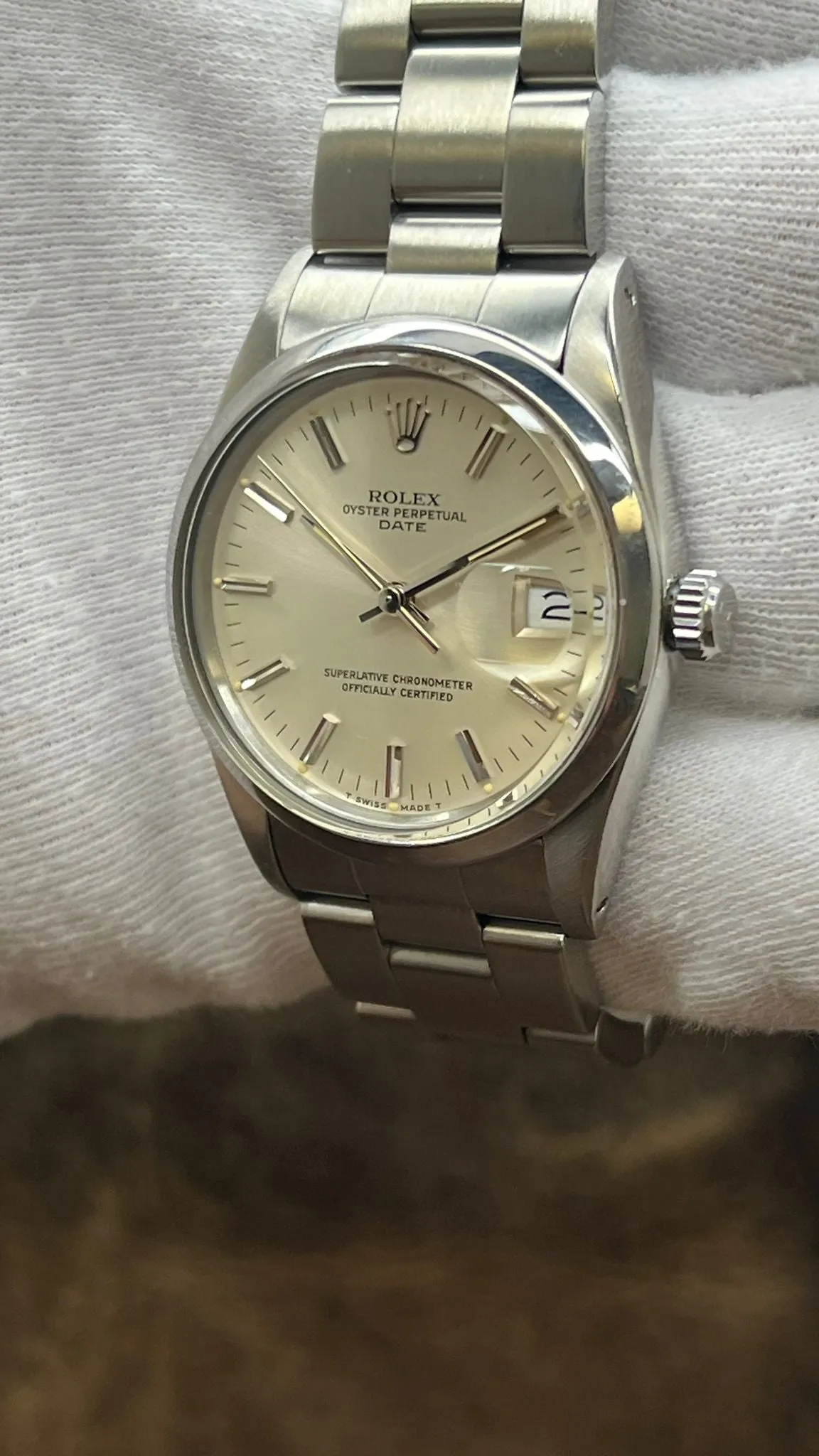 Rolex Oyster Perpetual Date 34mm 34mm 15000 Silver Dial Automatic Watch