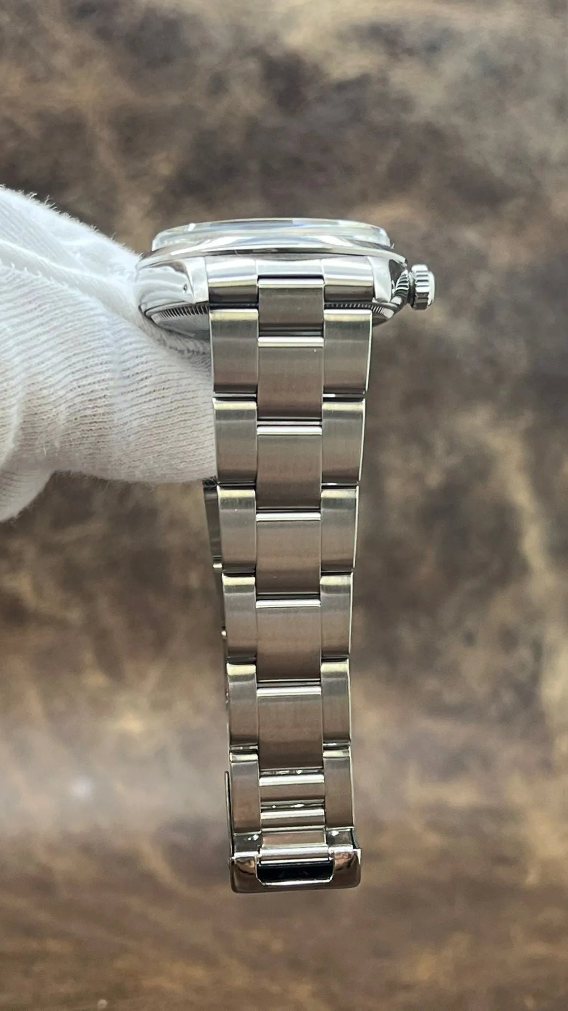 Rolex Oyster Perpetual Date 34mm 34mm 15000 Silver Dial Automatic Watch