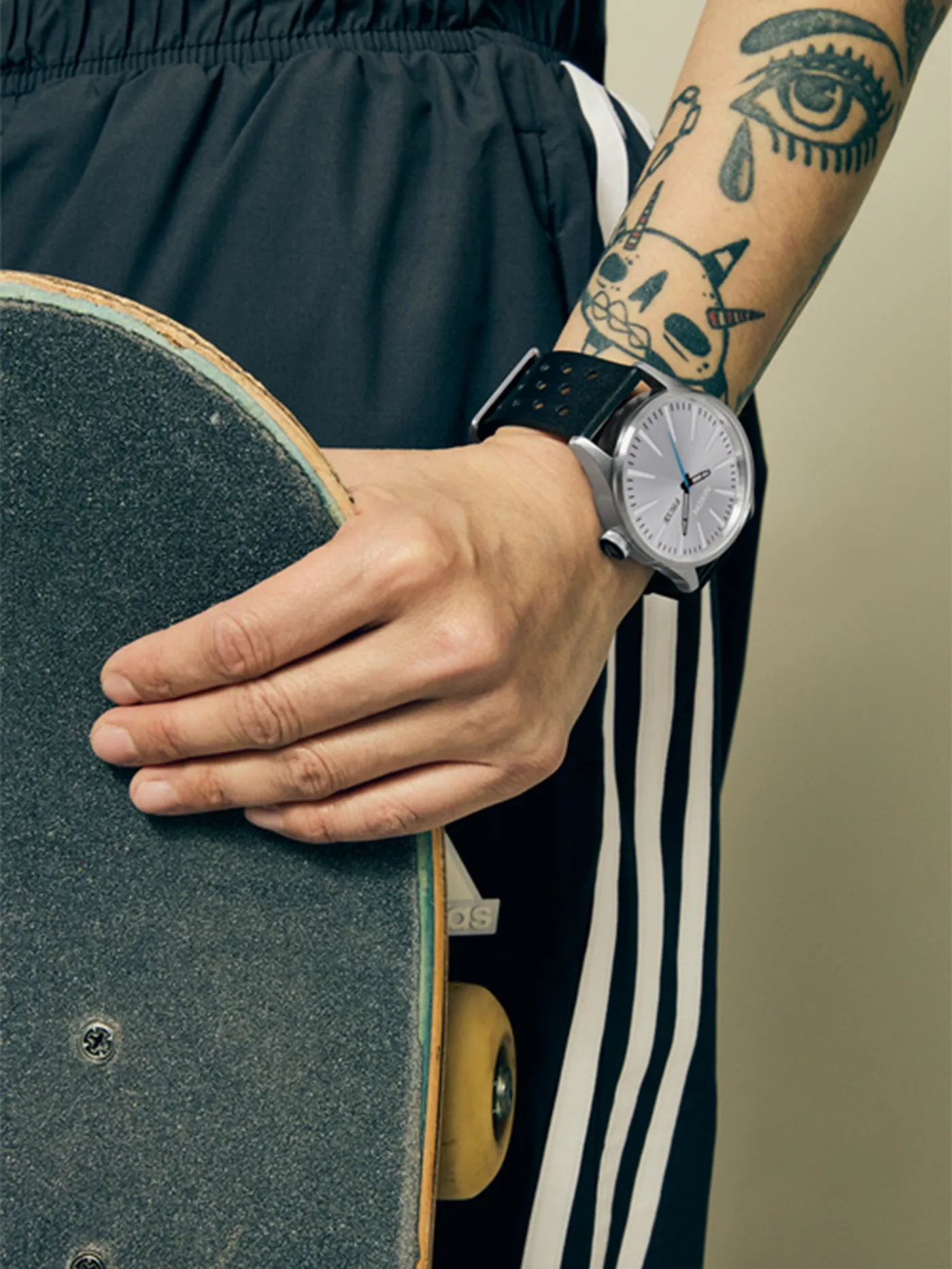 Sentry Leather Chrome/Silver Sunray/Black Watch