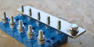 VICTRON BUSBAR TO CONNECT 5 CIP100200100